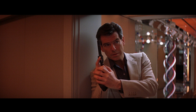 Джеймс Бонд. Агент 007: Умри, но не сейчас [Blu-ray] / James Bond: Die Another Day