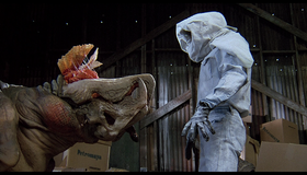 Дрожь земли 2: Повторный удар [Blu-ray] / Tremors II: Aftershocks