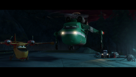 Самолеты: Огонь и вода [Blu-ray] / Planes: Fire and Rescue 