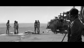 Безумный Макс: Дорога ярости [Blu-ray] / Mad Max: Fury Road (Black & Chrome Edition)