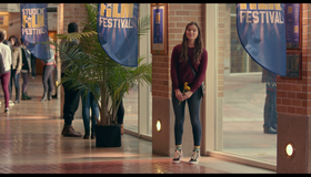 Почти семнадцать [Blu-ray] / The Edge of Seventeen