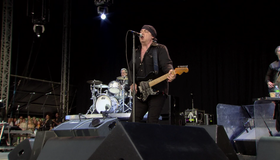 Брюс Спрингстин на фестивале Hard Rock Calling / Bruce Springsteen & The E Street Band: London Calling (Blu-ray)