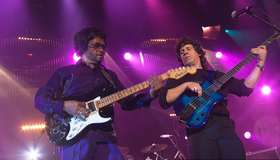 Карлос Сантана представляет блюз в Монтре / Carlos Santana Presents Blues at Montreux (2004) (Blu-ray)