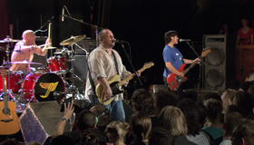The Pixies: концерт на Newport Folk Festival / The Pixies: Acoustic & Electric Live (2005) (Blu-ray)