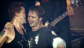 Die Toten Hosen - концерт в Дюссельдорфе / Heimspiel: Die Toten Hosen - Live in Dusseldorf (2005) (Blu-ray)