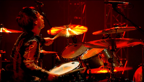 Die Toten Hosen - концерт в Дюссельдорфе / Heimspiel: Die Toten Hosen - Live in Dusseldorf (2005) (Blu-ray)