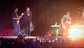 Лайонел Ричи: лучшие хиты в Париже / Lionel Richie: Live In Paris - His Greatest Hits & More (2007) (Blu-ray)