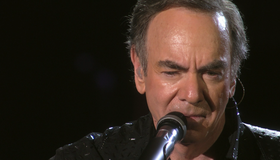 Нил Даймонд в Мэдисон / Neil Diamond: Hot August Night NYC Live from Madison Square Garden (2008) (Blu-ray)