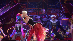 Пинк: концерт в Австралии в туре Funhouse / Pink: Funhouse Tour - Live In Australia (2009) (Blu-ray)