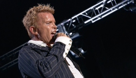 Билли Айдол: концерт в Чикаго / Billy Idol: In Super Overdrive - Live (Blu-ray)
