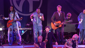 Chicago и Earth, Wind & Fire: концерт в Греческом театре / Chicago and Earth, Wind & Fire: Live at the Greek Theatre (2005) (Blu-ray)