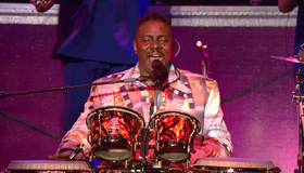Chicago и Earth, Wind & Fire: концерт в Греческом театре / Chicago and Earth, Wind & Fire: Live at the Greek Theatre (2005) (Blu-ray)
