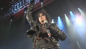 Элис Купер: Театр Смерти / Alice Cooper: Theatre of Death - Live at Hammersmith (2009) (Blu-ray)