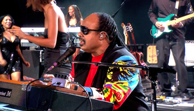 Стиви Вандер: концерт на O2 Арене / Stevie Wonder: Live at Last (2008) (Blu-ray)