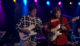 Концерт к 25-летию клуба New Morning в Париже / Autour du Blues meets Larry Carlton & guest Robben Ford (2006) (Blu-ray)