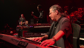 Возвращение "Return to Forever": концерт в Монтре / Return to Forever Returns: Live at Montreux (2008) (Blu-ray)