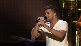 Рики Мартин: тур "Черное и белое" / Ricky Martin Live: Black & White Tour (2007) (Blu-ray)