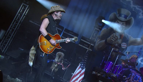 Тед Ньюджент: концерт в Детройте / Ted Nugent: Motor City Mayhem (2008) (Blu-ray)