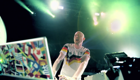 Пол Калкбреннер: летний евротур наживо / Paul Kalkbrenner 2010: A Live Documentary (Blu-ray)
