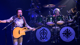 Toto: концерт в Париже - тур Falling in Between / Toto: Falling in Between Live (2007) (Blu-ray)