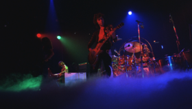 Лед Зеппелин: Песня остается прежней / Led Zeppelin: The Song Remains the Same (1976) (Blu-ray)