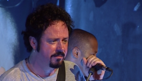 Ларри Карлтон и Стив Лукатер: концерт в Париже / Larry Carlton & Steve Lukather Band: The Paris Concert (2001) (Blu-ray)