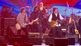 Нил Янг: концерт-трибьют / A MusiCares Tribute to Neil Young (2010) (Blu-ray)