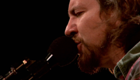Эдди Веддер: Вода на дороге / Water on the Road - Eddie Vedder Live (2008) (Blu-ray)
