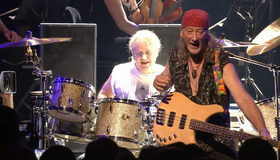 Deep Purple с оркестром на фестивале Монтре-2011 / Deep Purple & Orchestra: Live At Montreux (2011) (Blu-ray)