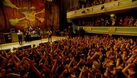 Слэш и Майлз Кеннеди: концерт в Victoria Hall Сток-он-Трента / Slash feat. Myles Kennedy: Live / Made In Stoke (2011) (Blu-ray)