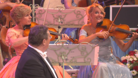 Андре Рье: концерт во дворце Шенбрунн / Andre Rieu - Live At Schonbrunn, Vienna (2006) (Blu-ray)