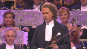 Андре Рье: концерт во дворце Шенбрунн / Andre Rieu - Live At Schonbrunn, Vienna (2006) (Blu-ray)