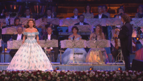 Андре Рье: концерт во дворце Шенбрунн / Andre Rieu - Live At Schonbrunn, Vienna (2006) (Blu-ray)