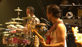 Карлос Сантана: величайшие хиты в Монтре-2011 / Santana: Greatest Hits - Live at Montreux (2011) (Blu-ray)