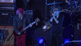 New York Dolls: концерт в Bowery Ballroom / New York Dolls - Live From The Bowery (2011) (Blu-ray)