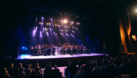 Иэн Гиллан, Дон Эйри и оркестр: наживо в Москве / Ian Gillan with the Don Airey Band and Orchestra: Contractual Obligation #1 - Live in Moscow (Blu-ray)